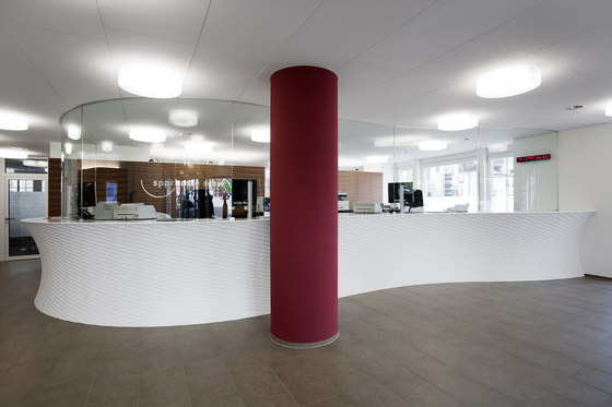 Umbau und Modernisierung der Sparkasse Schwyz | Edifici per uffici | Marty Architektur AG
